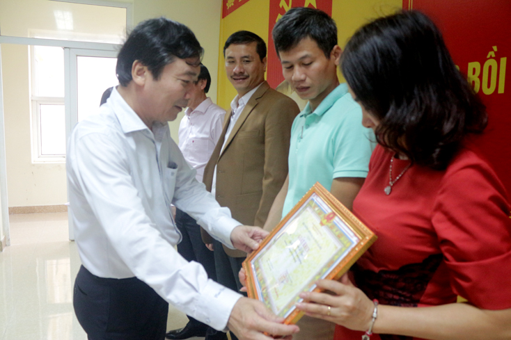 Bế giảng lớp bồi dưỡng lãnh đạo, quản lý cấp phòng