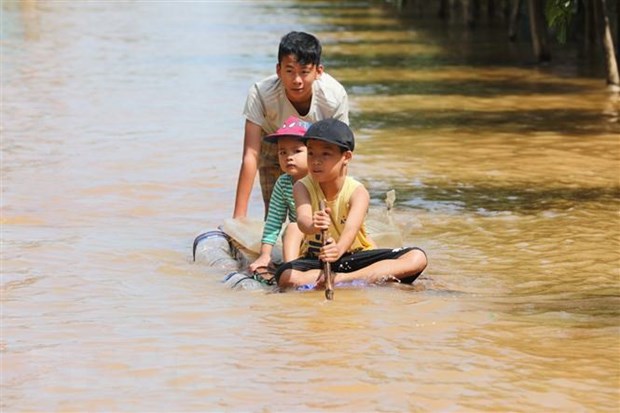 UNICEF hỗ trợ sản phẩm điều trị suy dinh dưỡng cho trẻ em miền Trung