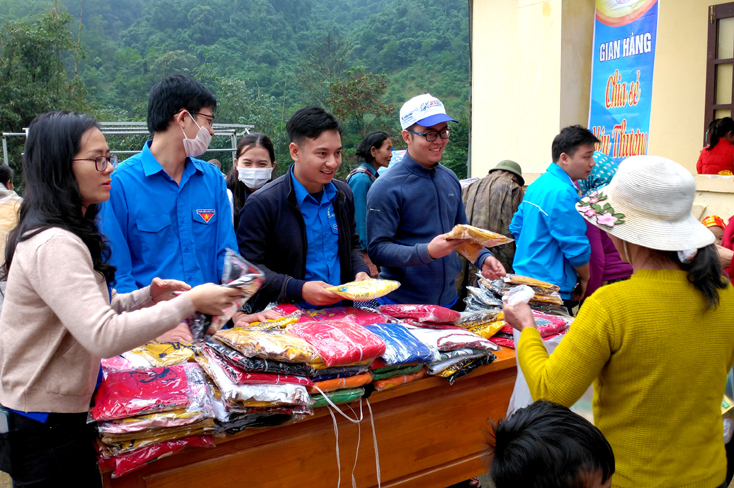 Thực hiện chương tình "Tình nguyện mùa đông năm 2020, xuân tình nguyện năm 2021"