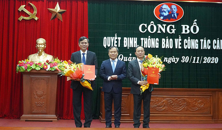 Công bố các quyết định đối với cán bộ chủ chốt của tỉnh