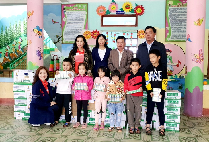 Hỗ trợ sinh kế cho bà con vùng lũ Quảng Ninh