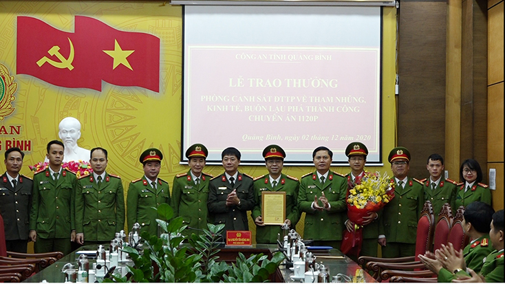 Thưởng nóng ban chuyên án phá vụ buôn bán hơn 62kg pháo trái phép