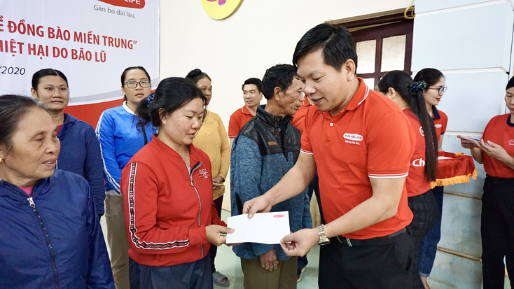 Hỗ trợ 600 triệu đồng cho người dân khắc phục thiệt hại mưa lũ