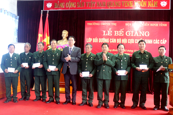Bế giảng lớp bồi dưỡng cán bộ Hội Cựu chiến binh các cấp năm 2020