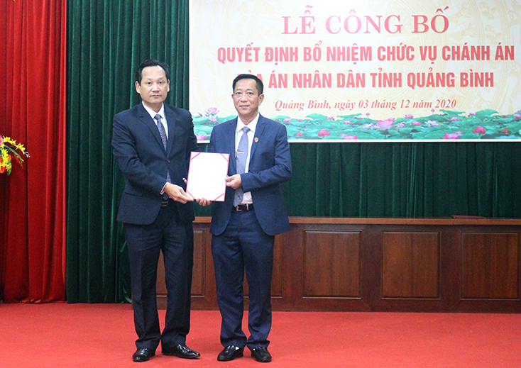 Công bố Quyết định bổ nhiệm Chánh án TAND tỉnh
