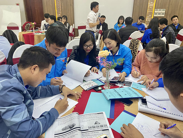 Hội thảo tập huấn "Sử dụng tiết kiệm và hiệu quả năng lượng trong tòa nhà"