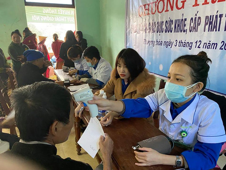 Hưởng ứng chương trình tình nguyện mùa đông