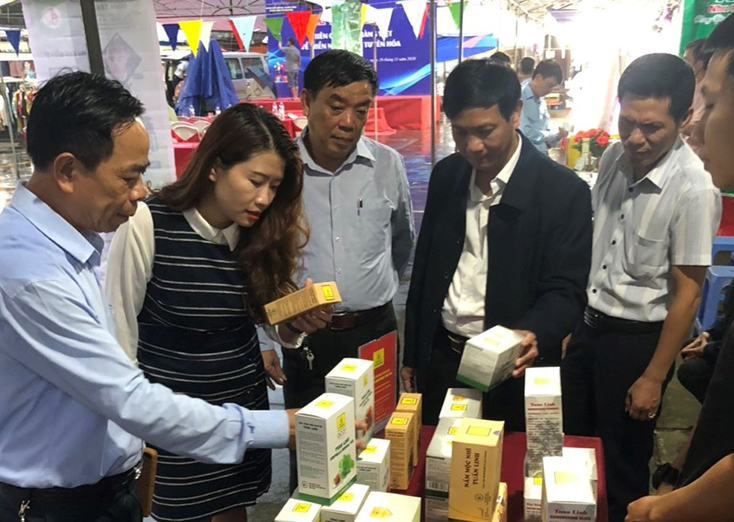 Cầu nối đưa hàng Việt về miền núi, nông thôn