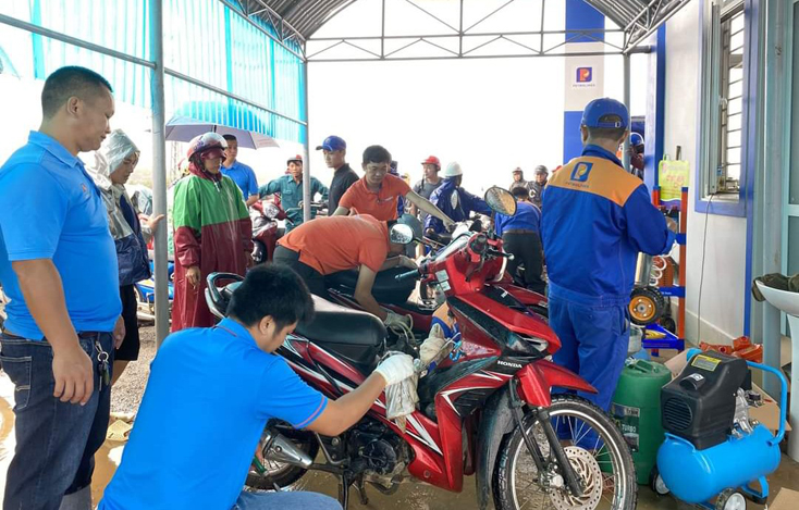 Tổng mức bán lẻ hàng hoá 11 tháng tăng 2,3% so với cùng kỳ