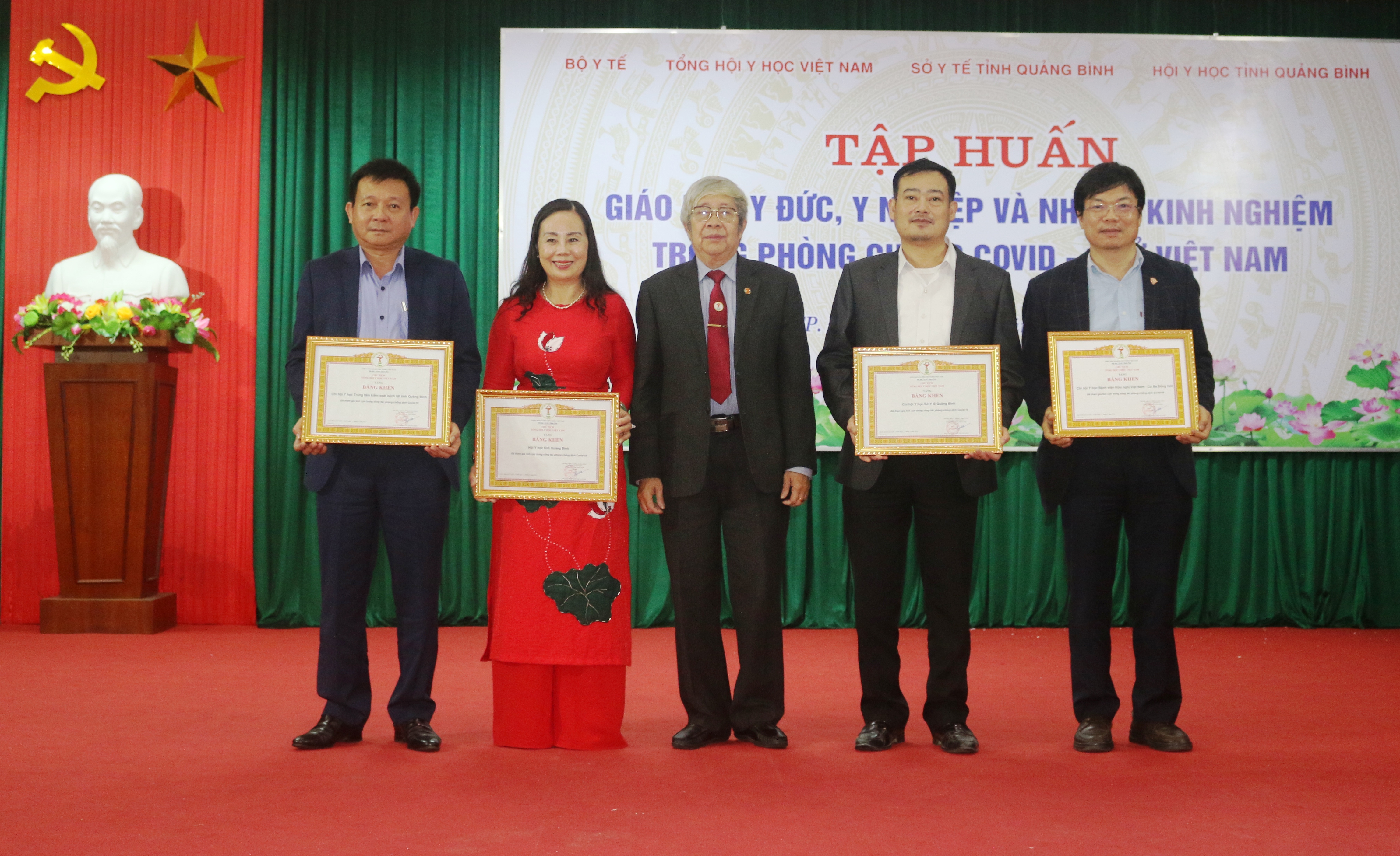 Nâng cao y đức, y nghiệp và kinh nghiệm trong phòng, chống dịch Covid-19 ở Việt Nam