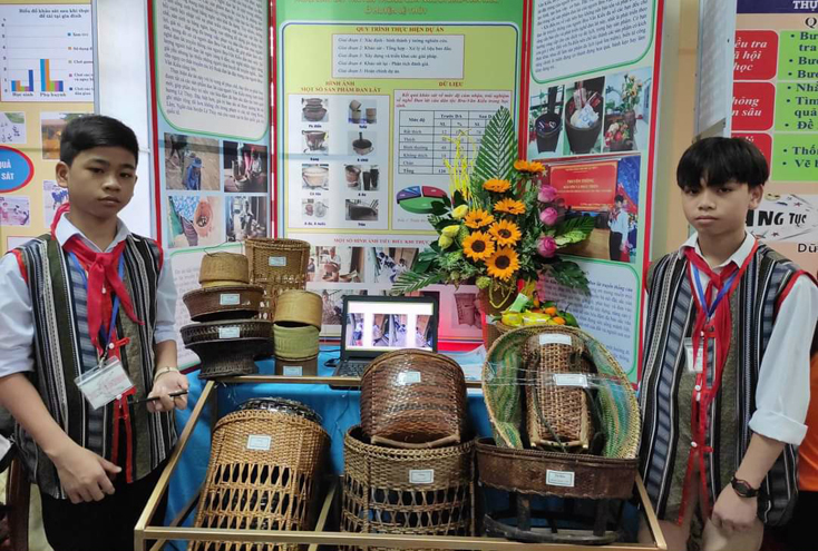 Tổ chức thành công hội thi KHKT dành cho học sinh trung học