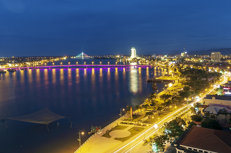 "Bật công tắc" cho kinh tế đêm Quảng Bình