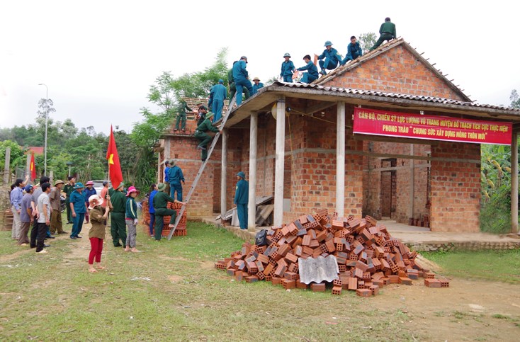 Tiếp nối xứng đáng truyền thống "gắn bó máu thịt với nhân dân, quân với dân một ý chí"