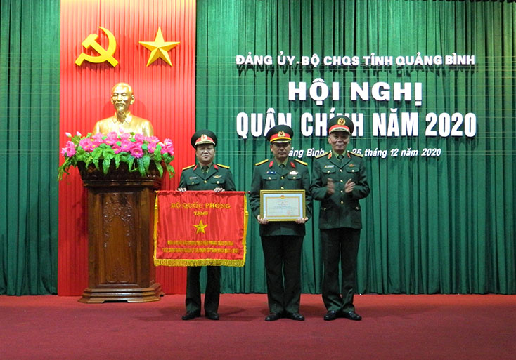Triển khai nhiệm vụ công tác quân sự, quốc phòng và huấn luyện chiến đấu năm 2021