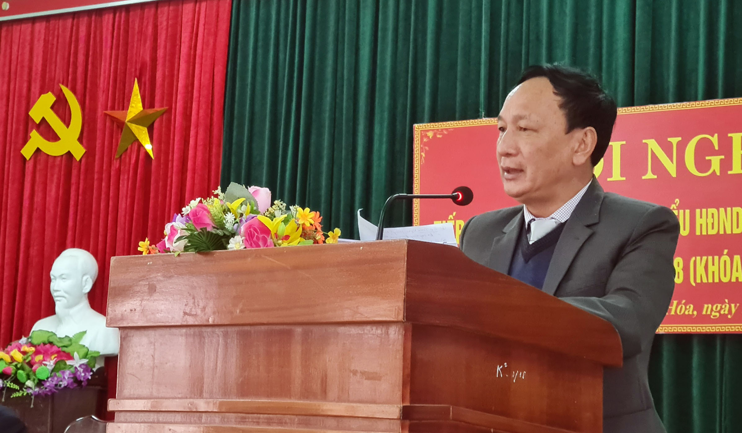 Đồng chí Trần Hải Châu tiếp xúc cử tri huyện Tuyên Hóa