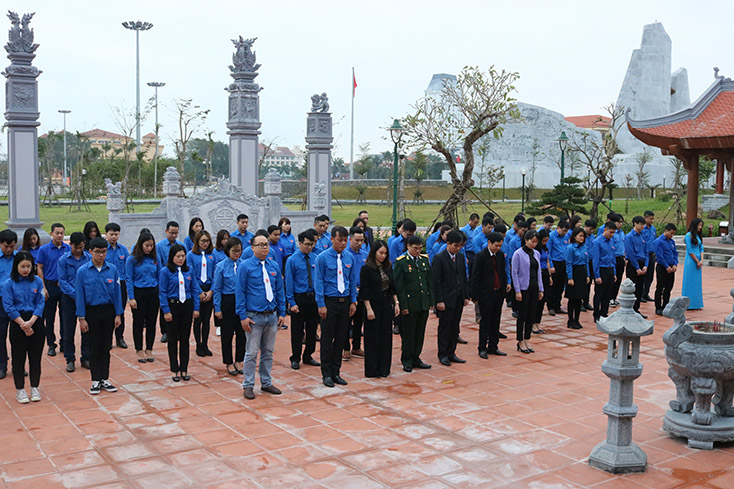 Tuyên dương thanh niên tiên tiến làm theo lời Bác