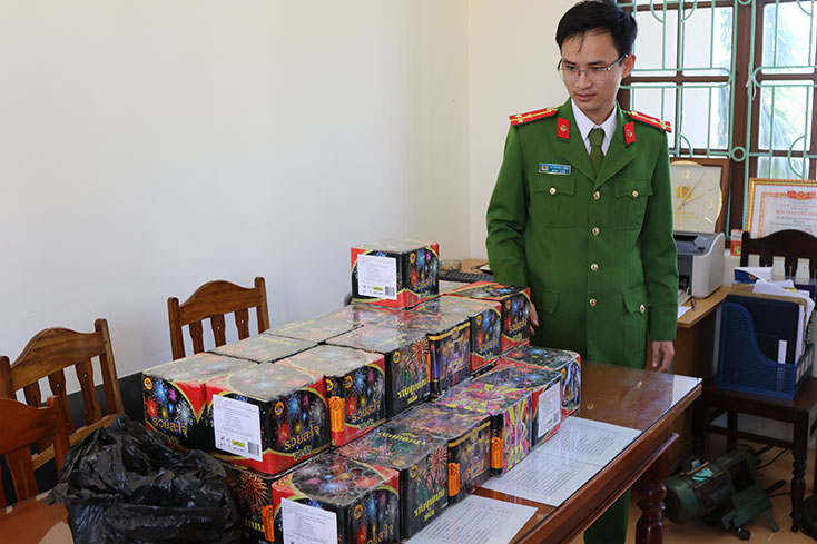 Phá 2 chuyên án, thu giữ một số lượng lớn pháo và làm rõ nhóm đối tượng gây ra hàng loạt vụ trộm tài sản