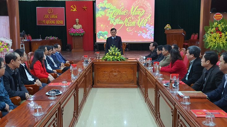 Đồng chí Chủ tịch UBND tỉnh thăm các đơn vị trực Tết Dương lịch năm 2021
