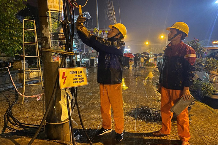 Bảo đảm cấp điện phục vụ tốt các sự kiện chào mừng năm mới 2021