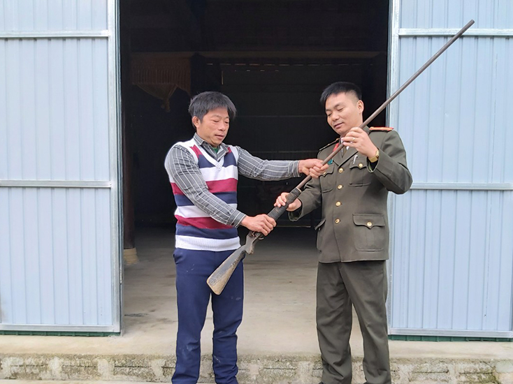Công an tỉnh: Vận động nhân dân thu hồi gần 400 khẩu súng các loại
