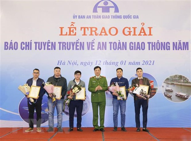 Báo chí góp phần hình thành văn hóa giao thông trong xã hội