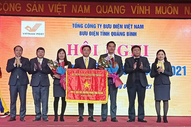 Bưu điện tỉnh Quảng Bình nộp ngân sách vượt 40% kế hoạch được giao