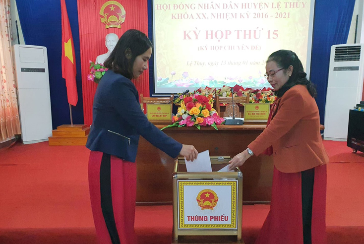 Bầu bổ sung chức danh Phó Chủ tịch HĐND và Phó Chủ tịch UBND huyện Lệ Thủy
