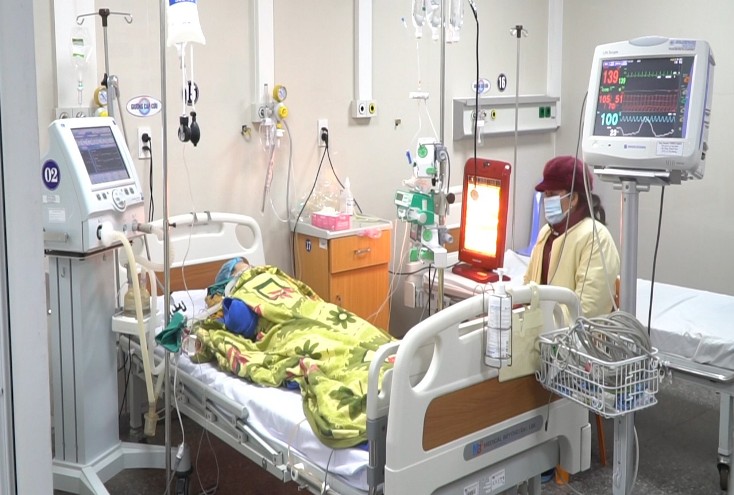 Cảnh báo tình trạng ngộ độc khí CO do đốt than để sưởi ấm