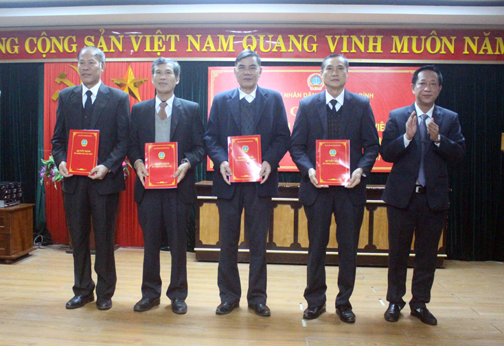 Công bố quyết định bổ nhiệm hòa giải viên TAND hai cấp tỉnh