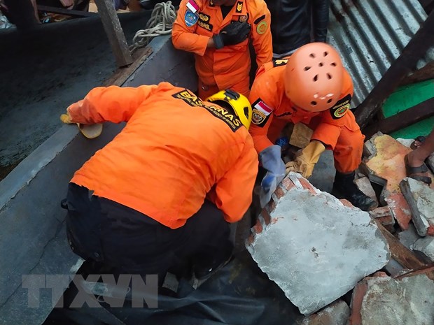 Indonesia: Số người thiệt mạng do động đất tăng, cảnh báo sóng thần
