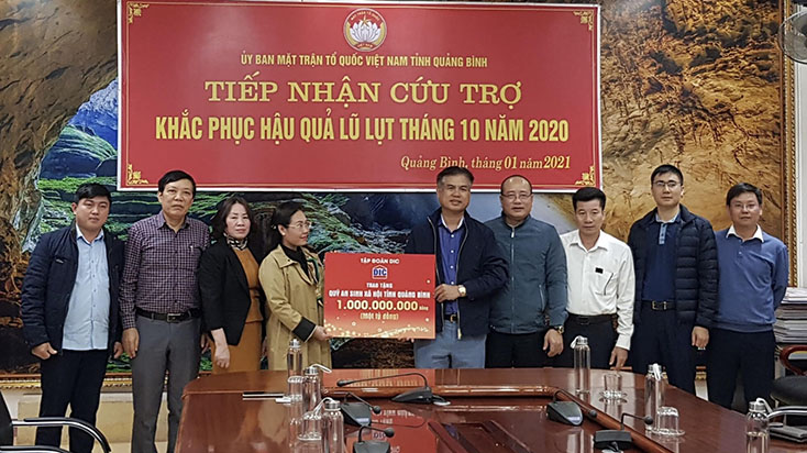 Tập đoàn DIC ủng hộ Quảng Bình 1 tỷ đồng thực hiện các chương trình an sinh xã hội
