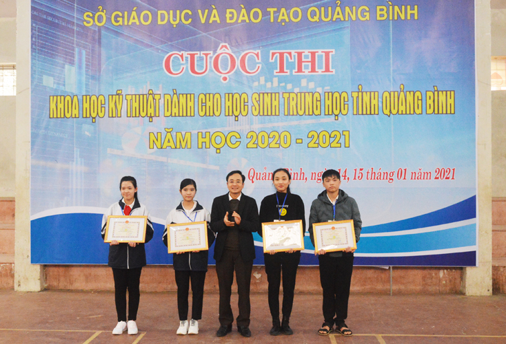 73 dự án đoạt giải tại cuộc thi khoa học kỹ thuật dành cho học sinh trung học
