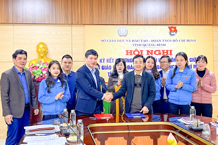 Tăng cường công tác phối hợp trong giáo dục chính trị, tư tưởng, đạo đức cho học sinh