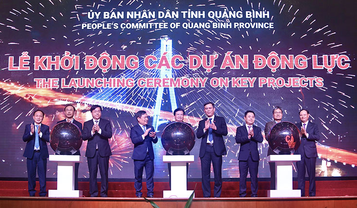 Trao quyết định chủ trương đầu tư và ký kết thỏa thuận hợp tác đầu tư với tổng số vốn trên 140.000 tỷ đồng