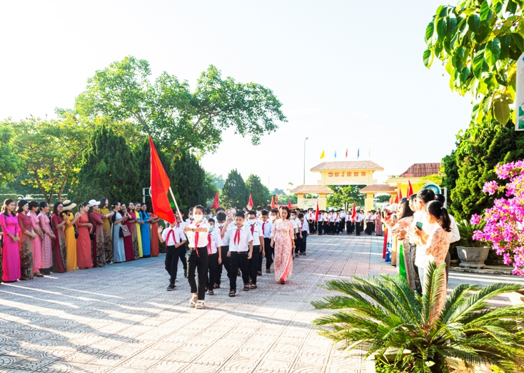 Xây dựng trường đạt chuẩn quốc gia: Những chuyển biến tích cực