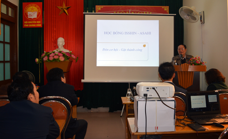 Triển khai chương trình học bổng Báo ASAHI Nhật Bản