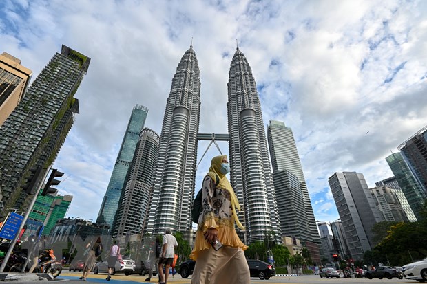 Malaysia tái phong tỏa gần như toàn bộ đất nước để chống dịch COVID-19
