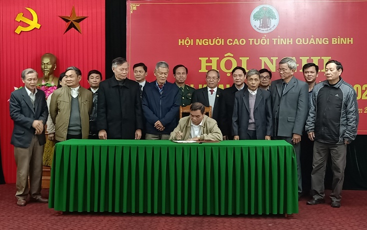 Phát huy hiệu quả tinh thần "tuổi cao, gương sáng"