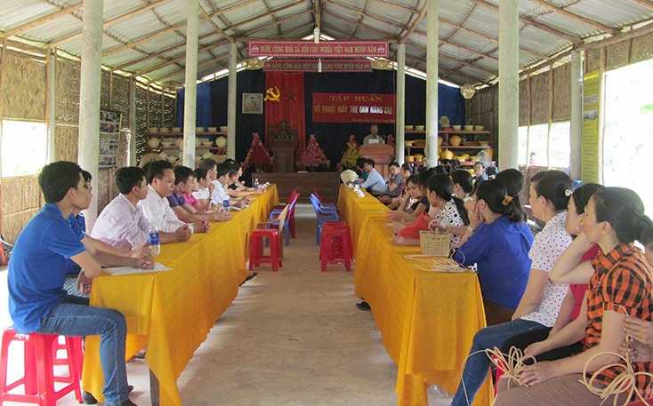 Tạo sinh kế cho nông dân từ đào tạo nghề