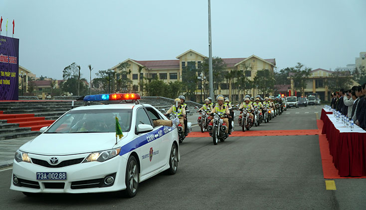 "Nâng cao hiệu lực, hiệu quả thực thi pháp luật bảo đảm trật tự an toàn giao thông"