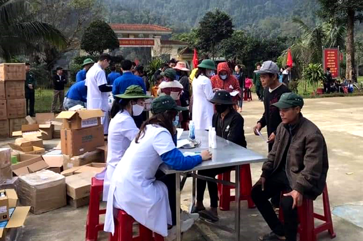 "Xuân biên phòng, ấm lòng dân biên giới"