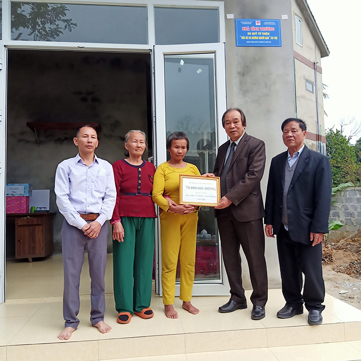 Khánh thành và bàn giao nhà tình thương