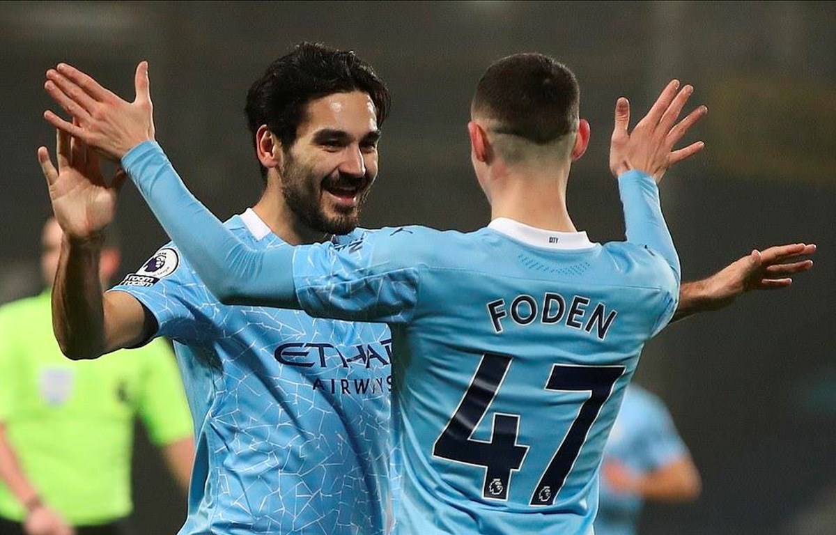 Premier League: Man City lên ngôi đầu, Liverpool bị đá khỏi tốp 4