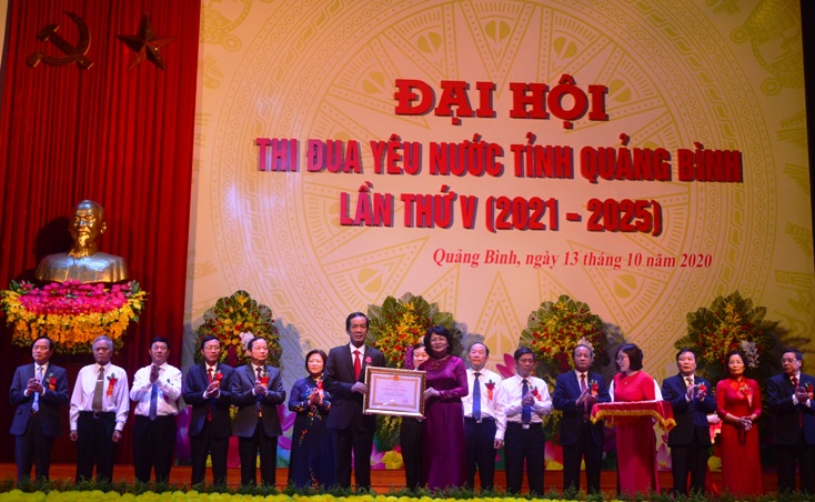 Càng khó khăn, càng nỗ lực thi đua