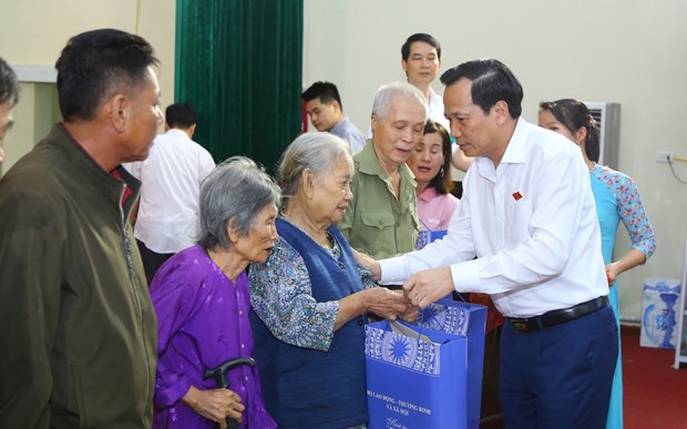 'Đảm bảo tặng quà Tết đúng đối tượng, không trục lợi chính sách'