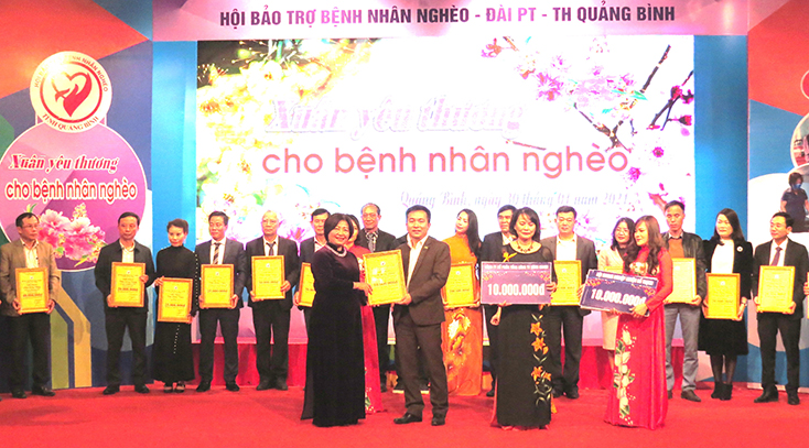 Chương trình "Xuân yêu thương cho bệnh nhân nghèo" nhận hơn 2 tỷ đồng từ các nhà hảo tâm