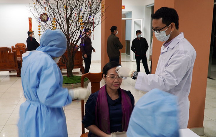 Đoàn đại biểu tỉnh Quảng Bình dự Đại hội XIII của Đảng đều âm tính với SARS-CoV-2