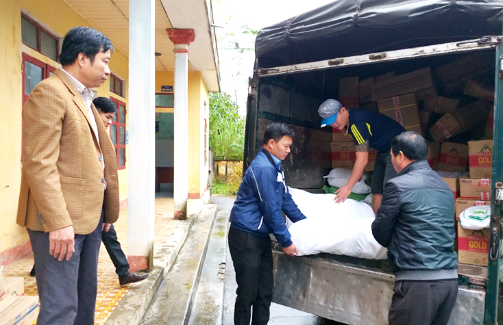 Phân bổ gần 2.200 tấn gạo hỗ trợ nhân dân dịp Tết Nguyên đán và giáp hạt