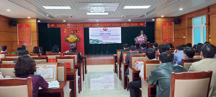 Tập trung thực hiện đồng bộ nhiều nhiệm vụ, giải pháp trọng tâm trong công tác xây dựng Đảng
