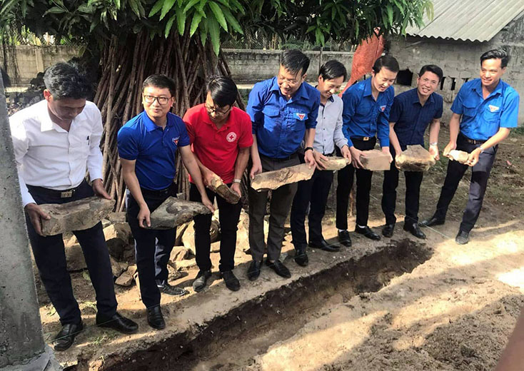 Tuổi trẻ Quảng Trạch xung kích xây dựng quê hương